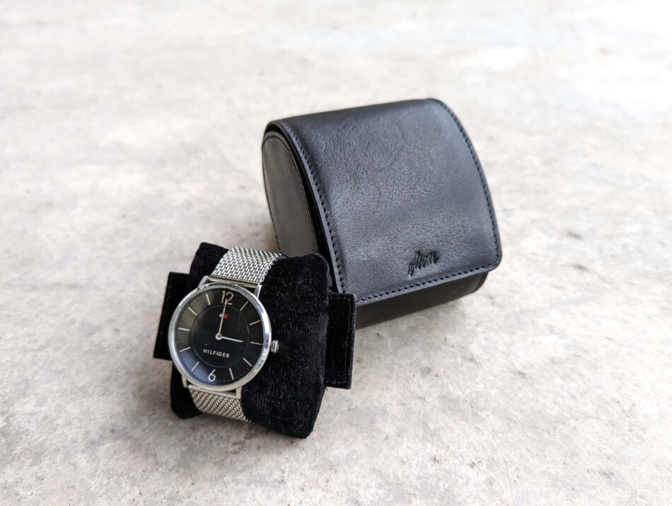 MONiDESIGNS_ClassicBlackWatch Horlogehouder Classic Black met Horloge